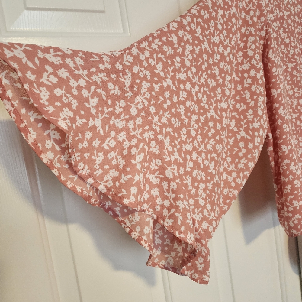 Sienna Sky Pink Flora V- Neck Bell Sleeve Waist Tie Flowy Women's Top Size M - Picture 3 of 8